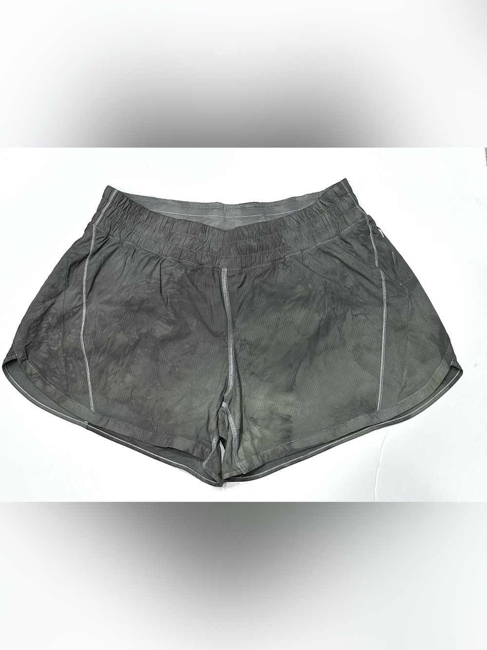 Lululemon Hotty Hot Shorts Women’s Green Athletic Lined Reflective Size 14
